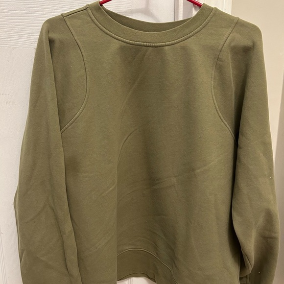 Lululemon Athletica Green Crew Neck Sweater with Seam Detailing - Picture 2 of 5